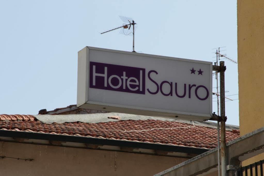 Hotel Sauro Viareggio Buitenkant foto